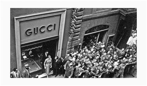 marchio di gucci d'oro|La storia di GUCCI .